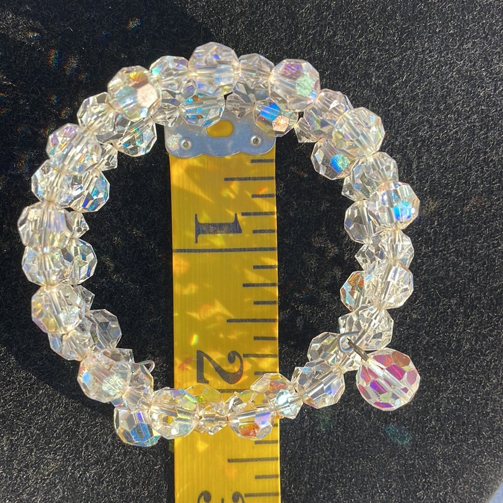 Aurora Borealis bracelet and hanging clip earrings. - Picture 14 of 14